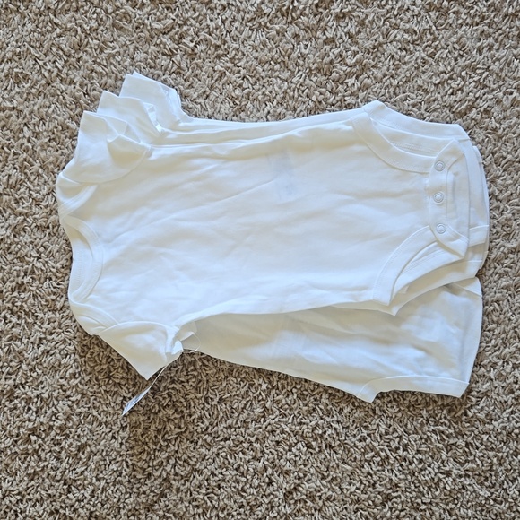 NWT Carter's Onesies (5 pack) - Picture 2 of 2